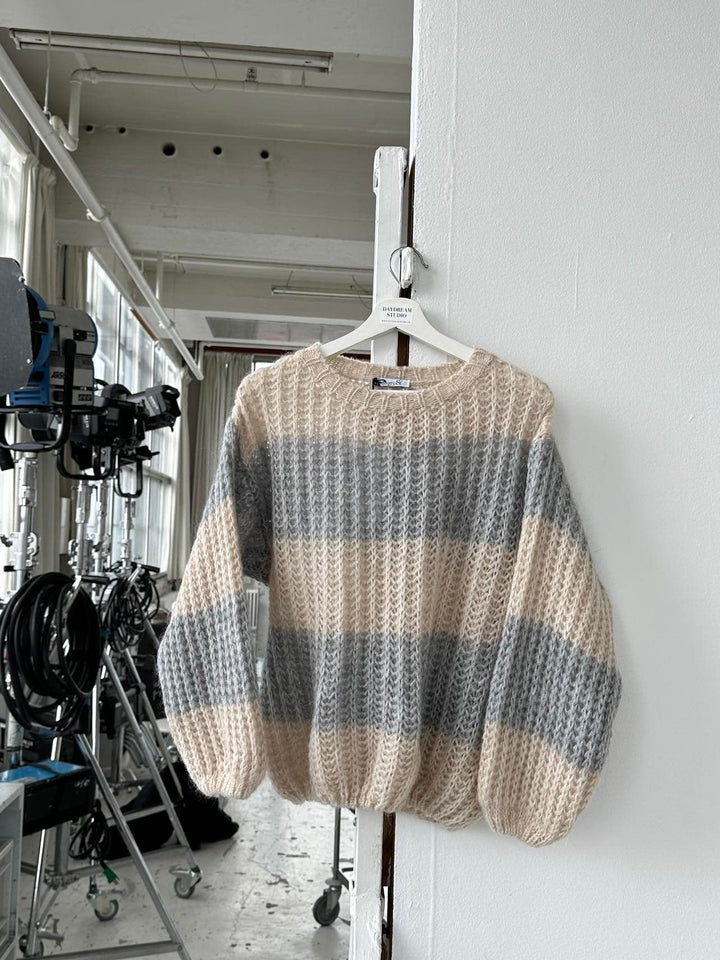 Melly knit with stripes - Beige/grey - Luxurise Fashion - 