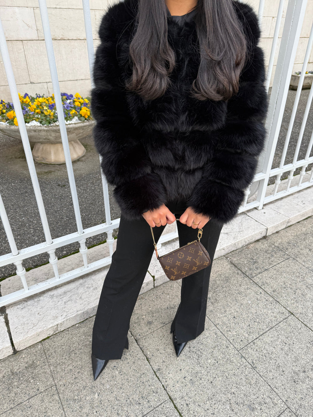 BLACK FUR LONG SLEEVES - Luxurise Fashion - 