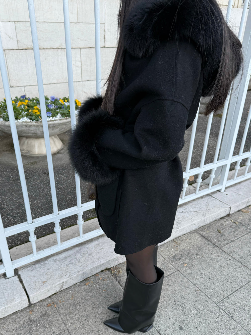 BLACK WOOL AND FUR COAT WITH HOOD - Luxurise Fashion - 