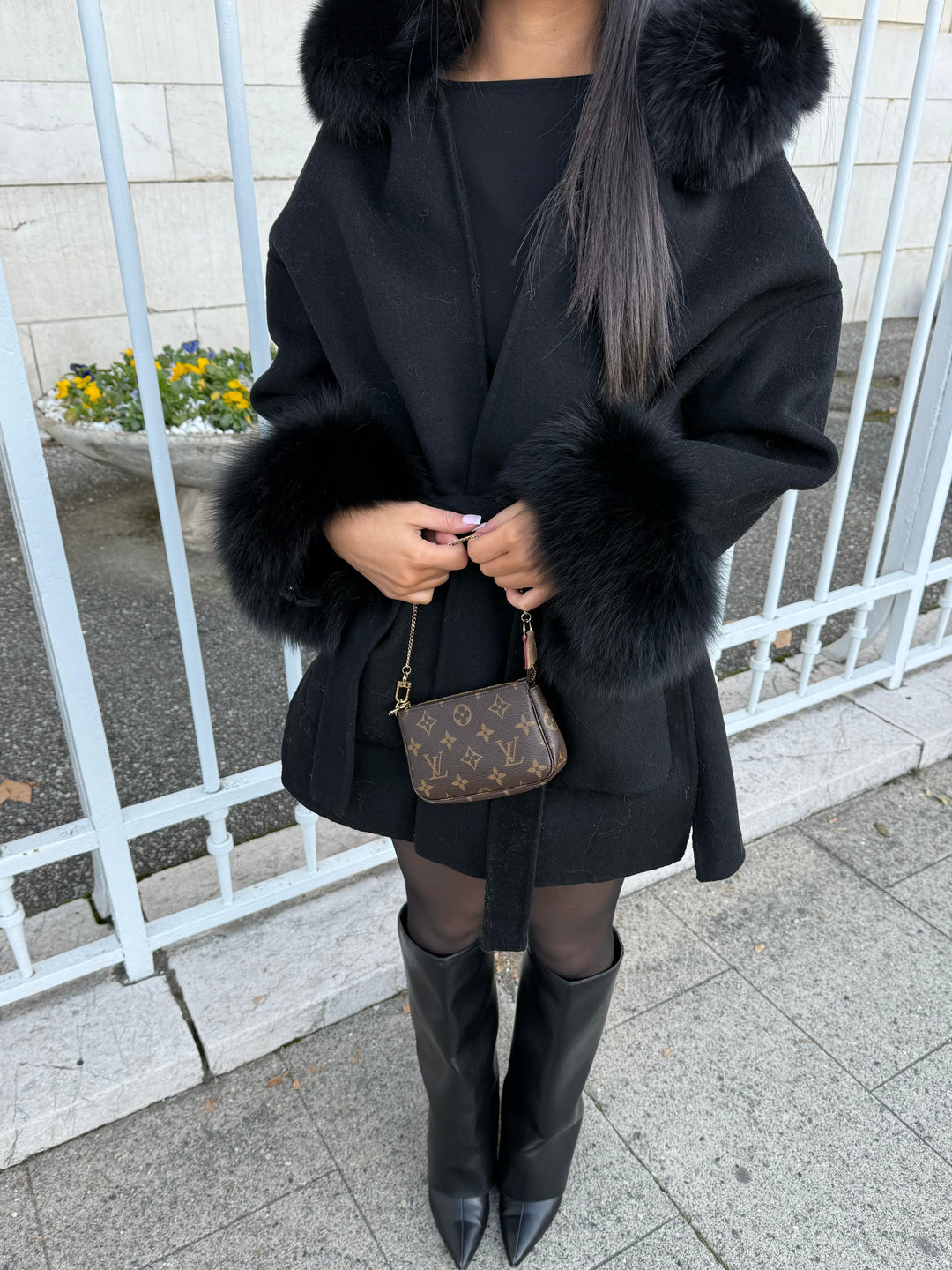 BLACK WOOL AND FUR COAT WITH HOOD - Luxurise Fashion - 